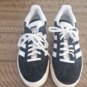 Adidas Men's Black and White Sneakers